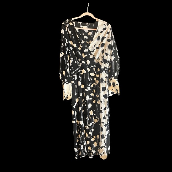 Equipment Dresses & Skirts - Equipment Femme Neema Silk Wrap Midi Dress Floral Black NWT Size 6